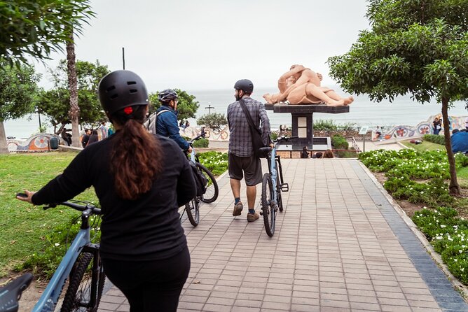 Lima: City biking - Starting with coffee near Terrua Cafeteria