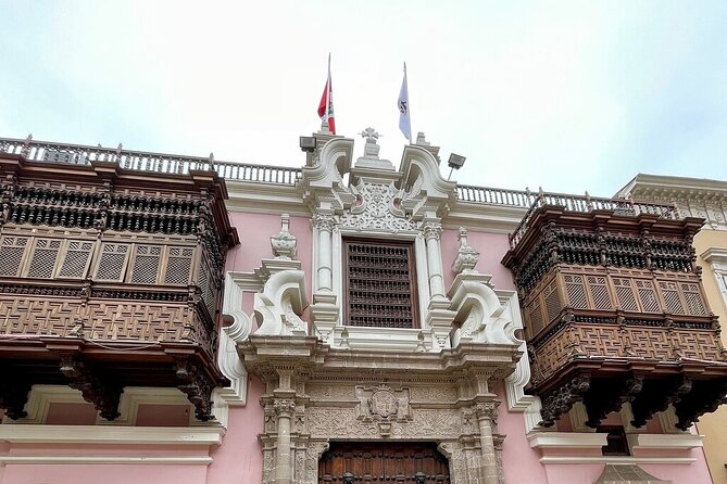 Lima City, Central Market & Catacombs Tour (Pick-up & Drop Off) - The guides make the difference