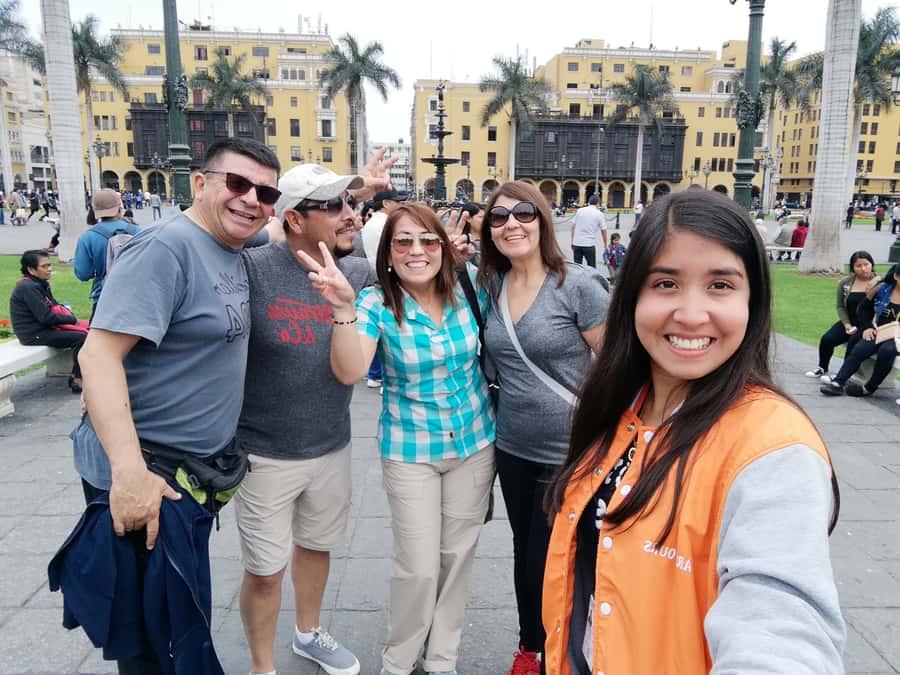 Lima: City Highlights Small Group Tour - Jirón de la Unión and the city’s main square