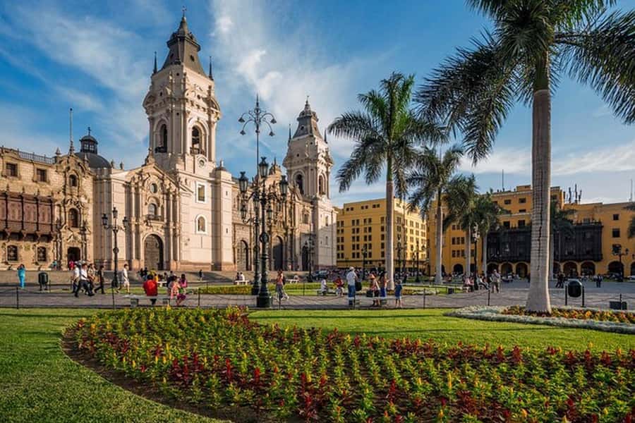 Lima : City Tour by Panoramic Bus - Walking & Catacombs - Why this bus tour works for a first look at Lima