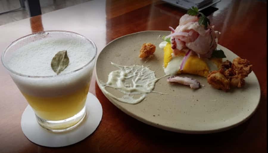 Lima: Demo Cooking Class with Lunch at Cala Restaurant - Why Cala works as a food stop in Lima