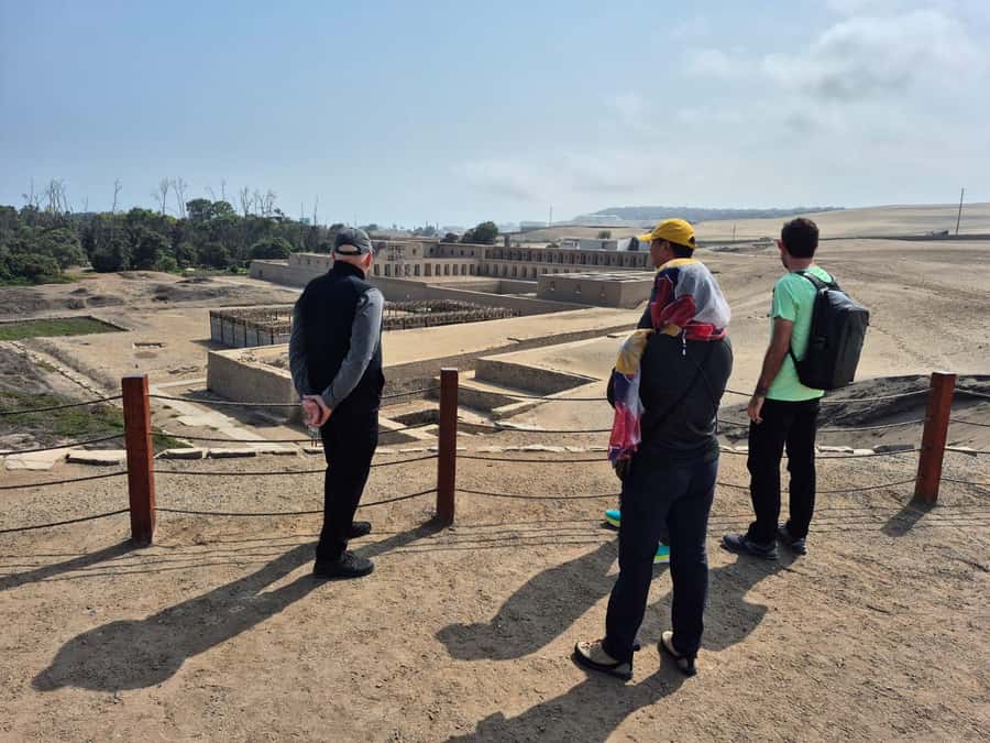 Lima Full-Day Main Attractions Tour - A family-house lunch in Barranco