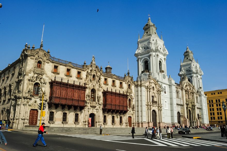 Lima: Historic Downtown, Miraflores & Catacombs Private Tour - The pace, vehicle, and private format