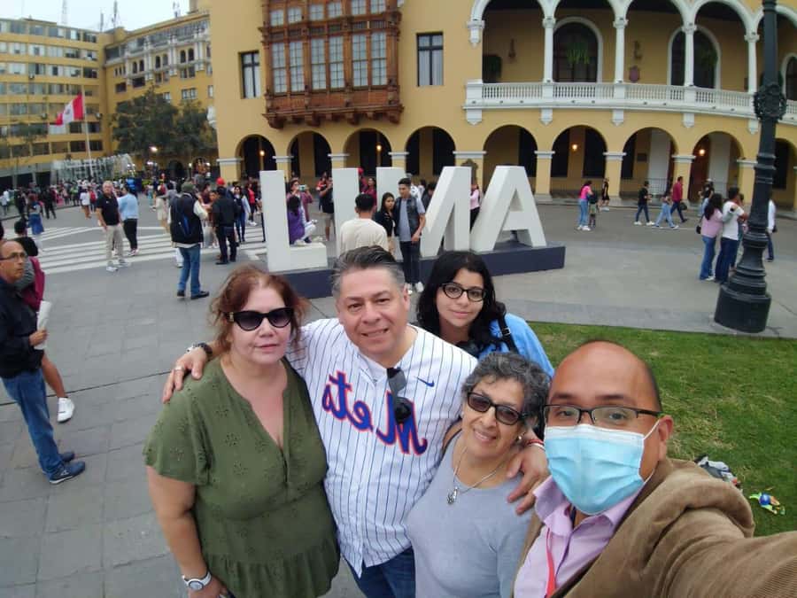 Lima: Historic Downtown, Miraflores & Catacombs Private Tour - Entering historic Lima and the Plaza Mayor
