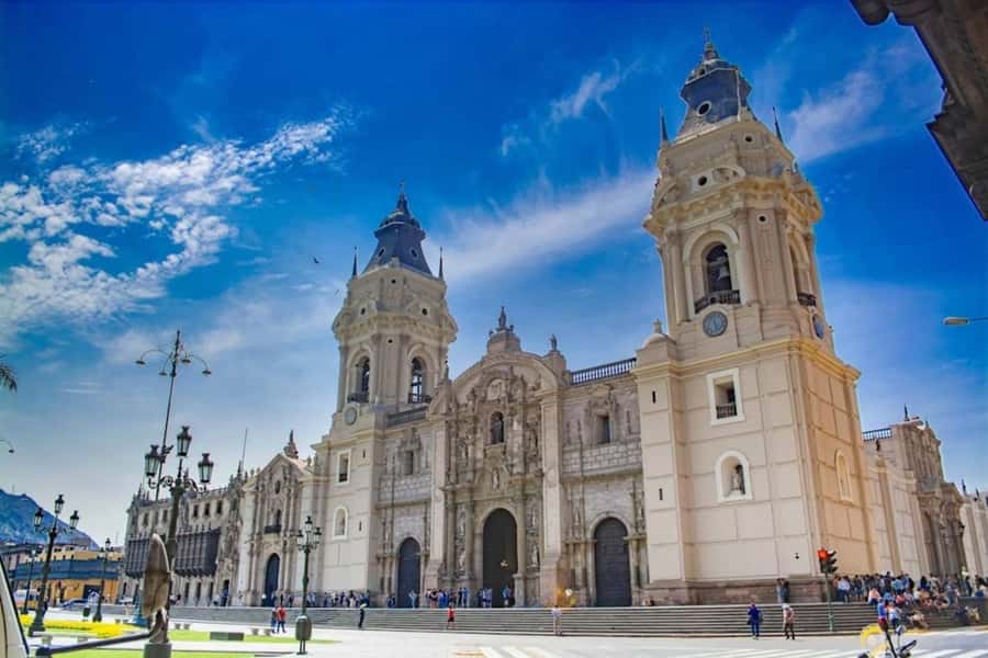 Lima: Historical Center Guided Walking Tour for free - Starting at Casa O’Higgins, PUCP