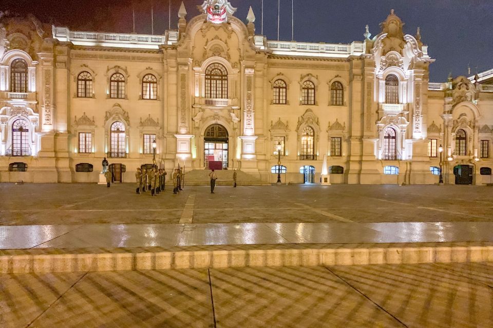 Lima: Lights, Pisco, and Fun Night Tour and Pisco Tasting - Pisco tasting in traditional bars