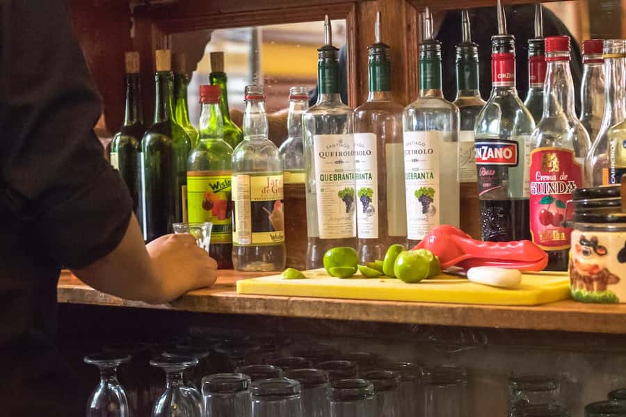 Lima: Lights, Pisco, and Fun Night Tour and Pisco Tasting - Small groups, guides, and the practical details