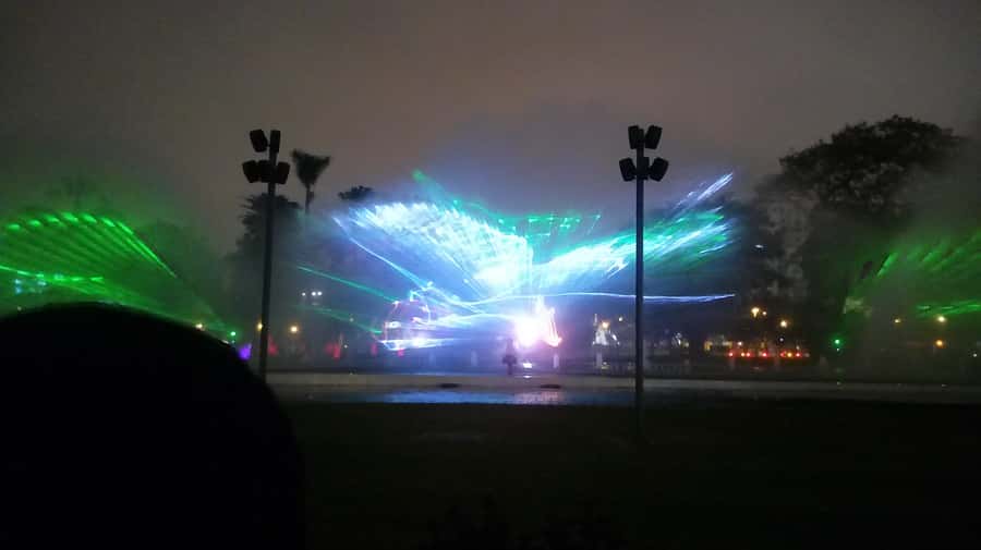Lima: Live Magic Water Show Experience - Entering a park with two Guinness World Records