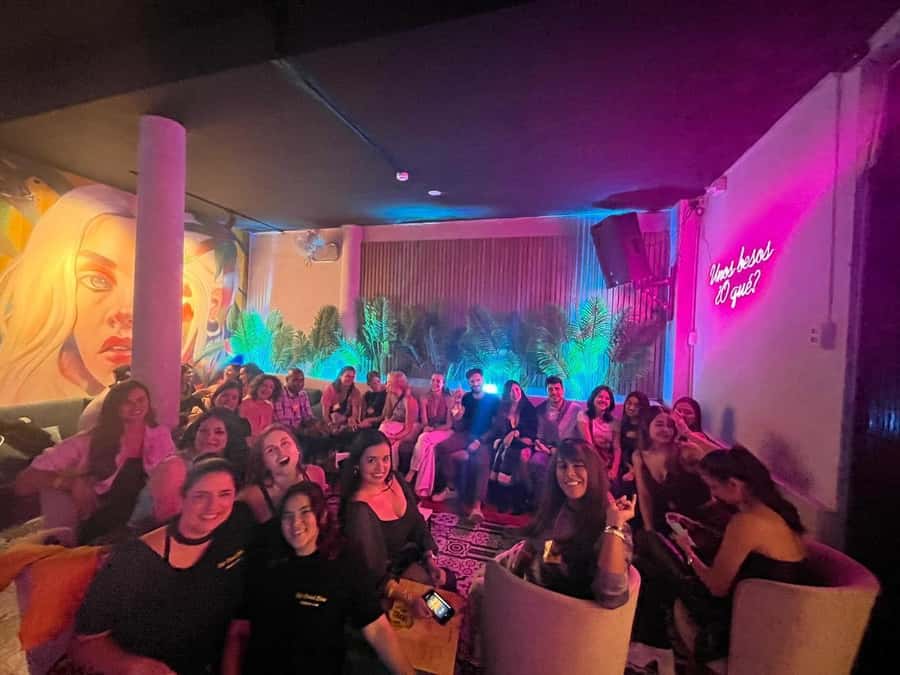 Lima: Miraflores Nightlife Tour with Bar Crawl & Free Shots - Starting at Kennedy Park with an easy meetup