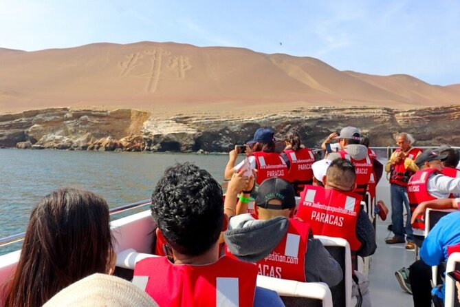 Lima : Paracas & Huacachina- Day to Islas Ballestas & Sandboard - Guides, language, and group organization