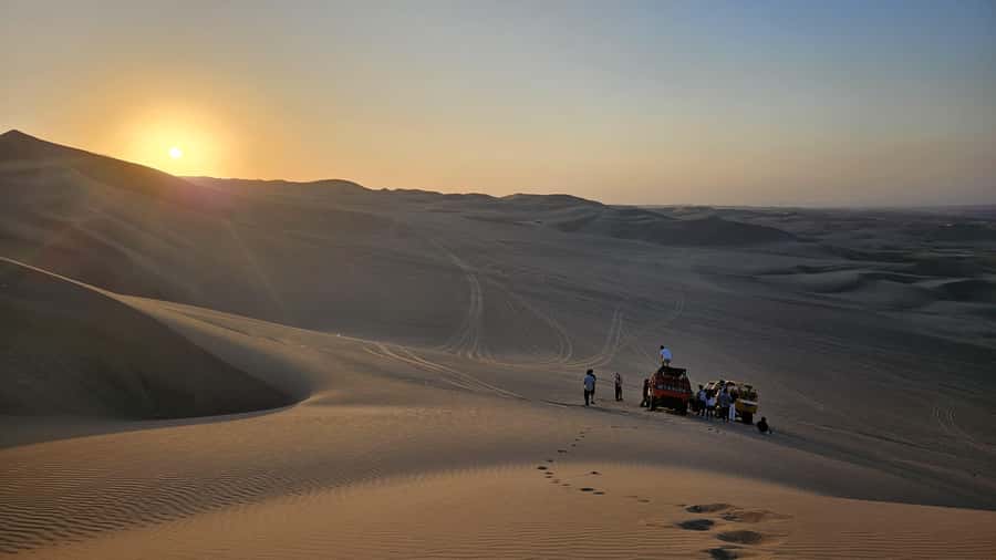 Lima: Paracas & Huacachina Oasis Day Trip with Wine & Dunes - A breakfast stop before Paracas