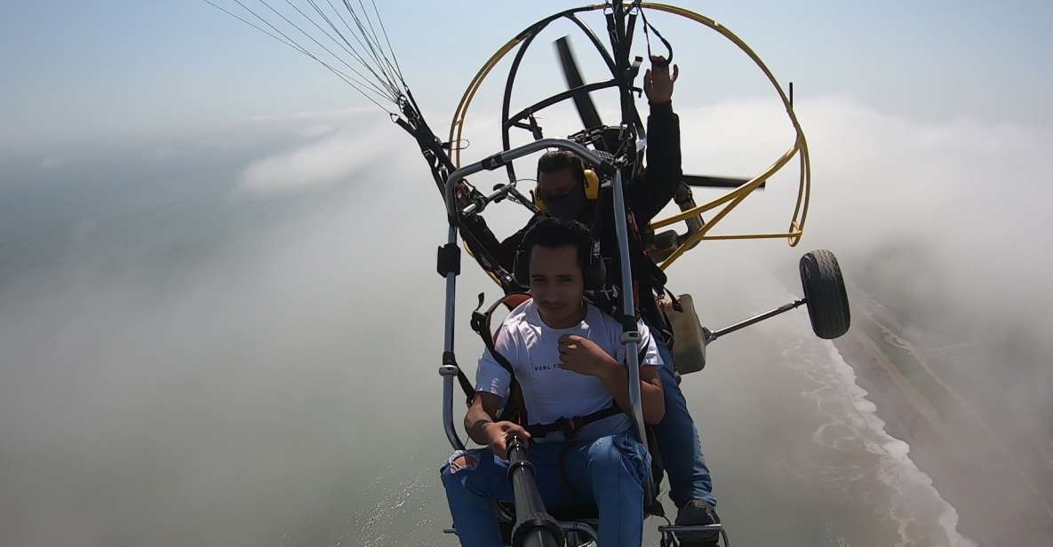 Lima: Paragliding Flight Over Costa Verde Districts - Key points to know before booking