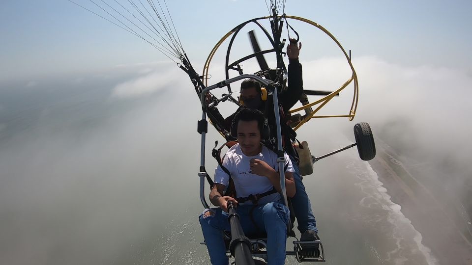 Lima: Paragliding Flight Over Costa Verde Districts - Four districts from the air