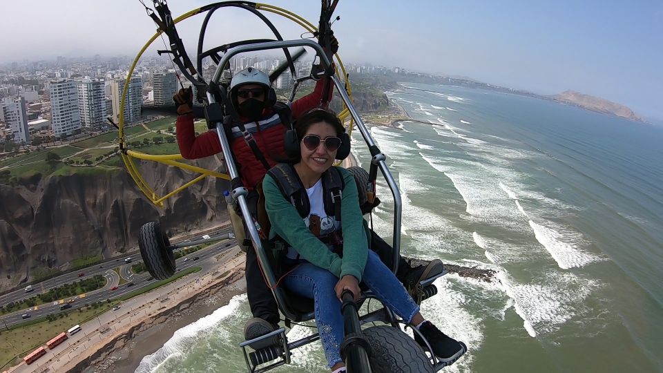Lima: Paragliding Flight Over Costa Verde Districts - The pilot, safety, and language