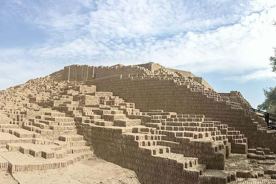 Lima: Private Classic City Tour - San Francisco Convent and the Catacombs