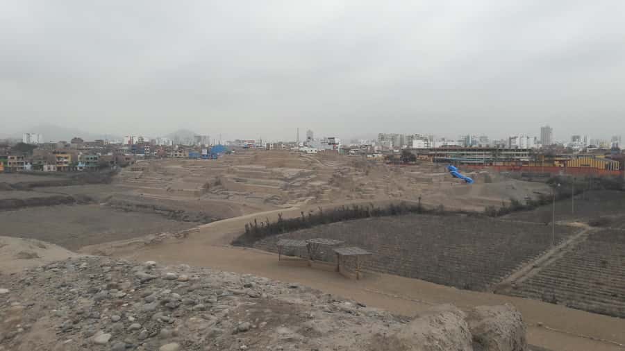 Lima: Private Tour to Huaca Pucllana and Huaca Mateo Salado - What the private vehicle adds in Lima
