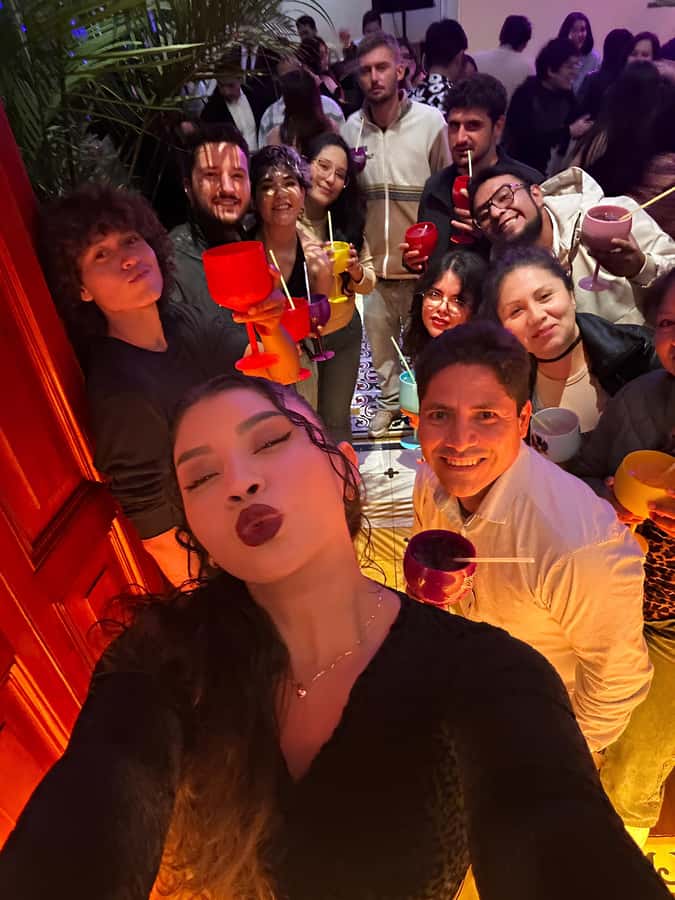 Lima: Pub Crawl with Free Shots and Club Entry - The first bar: an easy way to meet the group