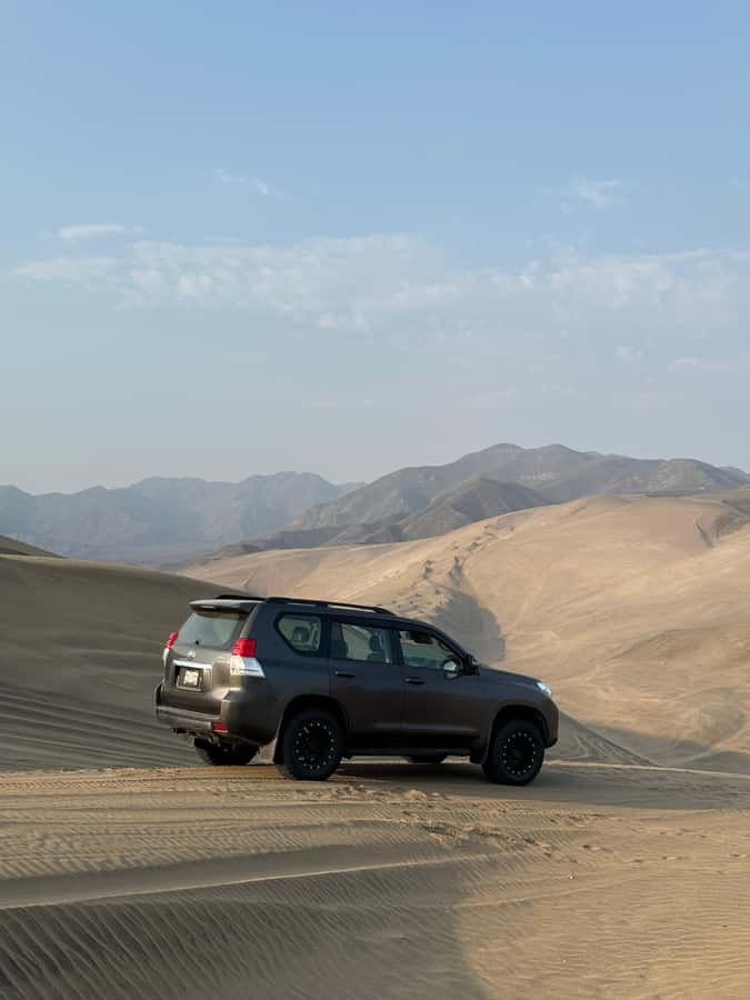 Lima: Sandboarding and Jeep Tour - Meeting the Instructor and Fitting the Gear