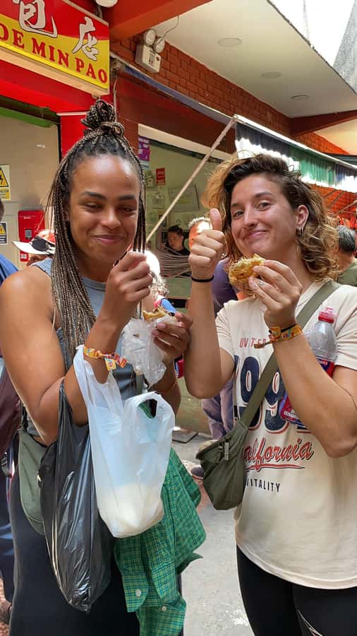 Lima Street Food: A gastronomic adventure through the city. - Chinatown shows Lima’s cross-cultural cooking