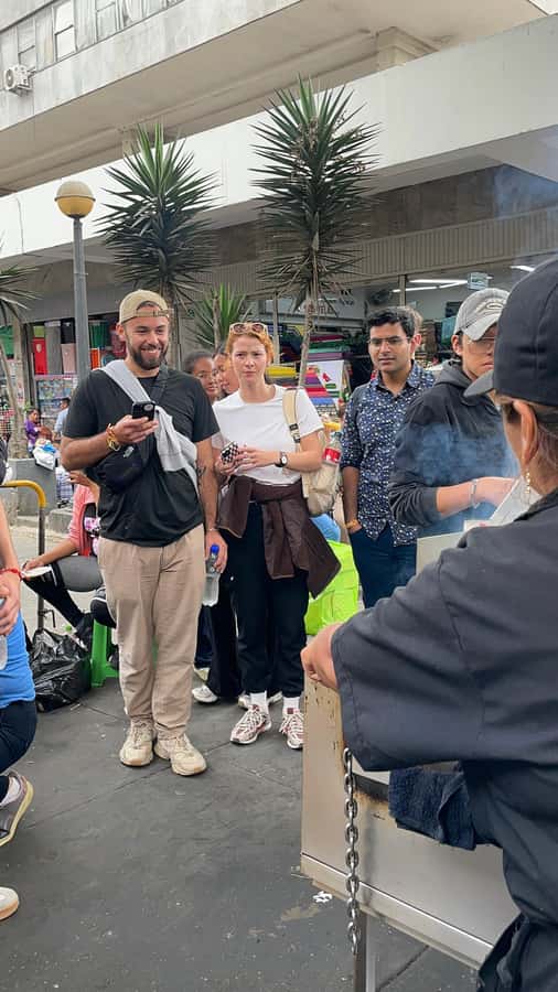 Lima Street Food: A gastronomic adventure through the city. - Pisco closes the day with city lights and conversation