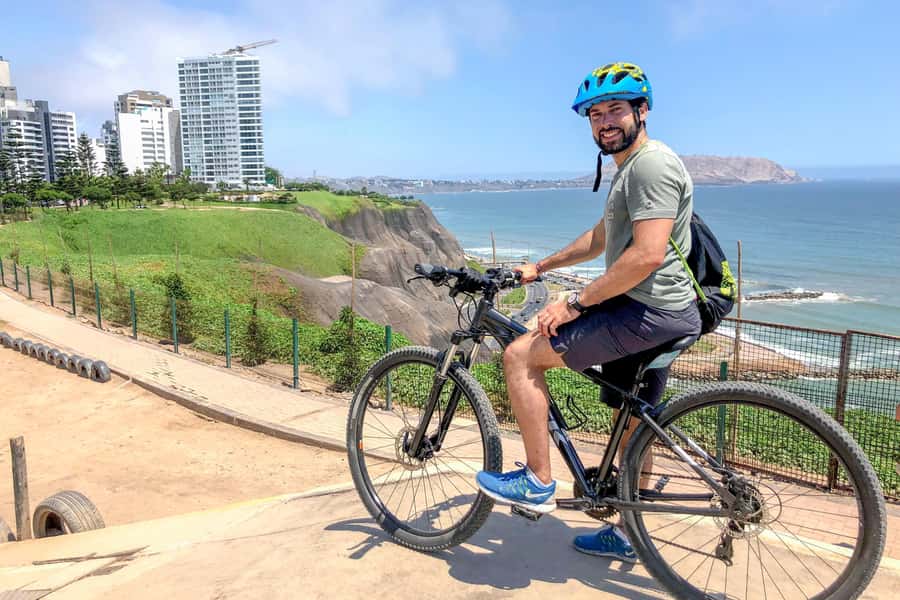 Lima: The Charm of Barranco & Pre Inca Pyramid in Miraflores - Key points at a glance