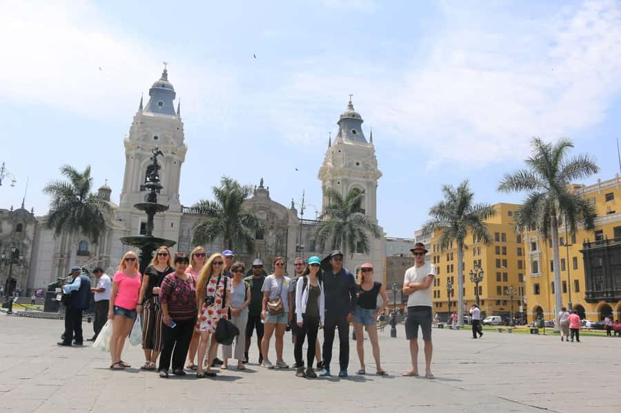 Lima: Tour a pie con Guía Local por el Centro Histórico - Plaza Mayor, Santo Domingo, and Pasaje Santa Rosa
