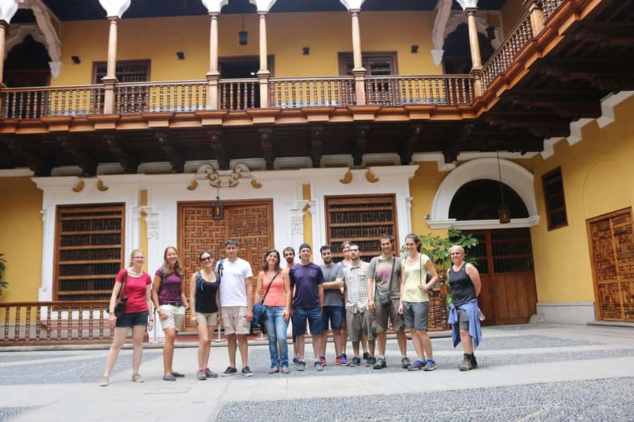 Lima: Tour a pie con Guía Local por el Centro Histórico - The House of Peruvian Literature and San Francisco