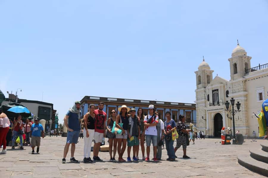 Lima: Tour a pie con Guía Local por el Centro Histórico - Guide quality, timing, and the tour’s weak points