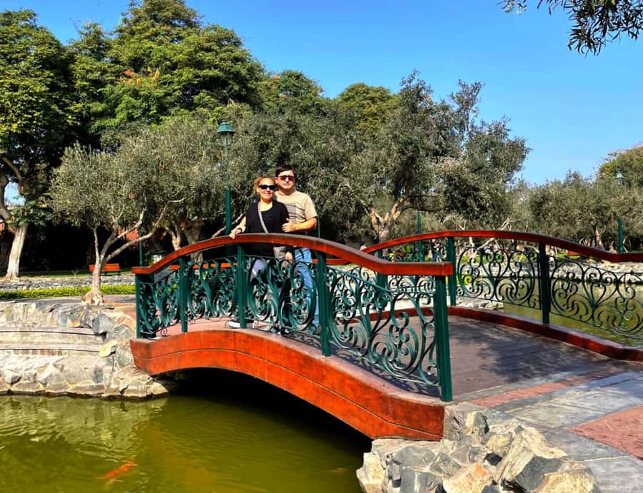 Lima: Tour in Miraflores, San Isidro, Barranco & Chorrillos - El Olivar: a calm start in San Isidro