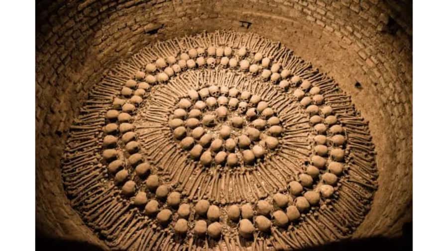 LIMA WALKING TOUR CATACOMBS FROM MIRAFLORES, HISTORICAL CENTER, WINES+BUS - Plaza Mayor and Lima’s seat of power