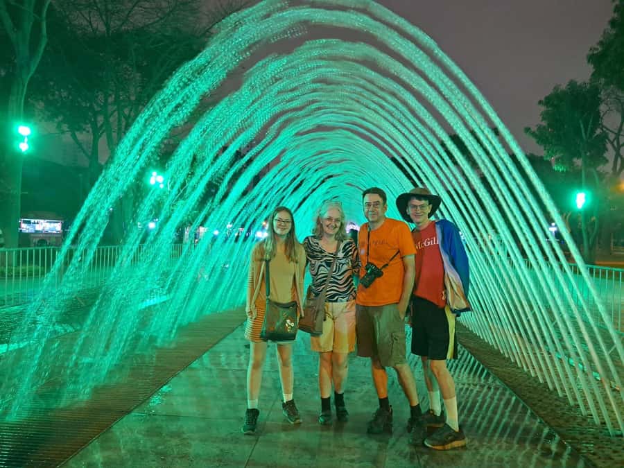 Lima: Water Magic Circuit, Downtown and Catacombs Night Tour - Starting with San Francisco Convent and its catacombs