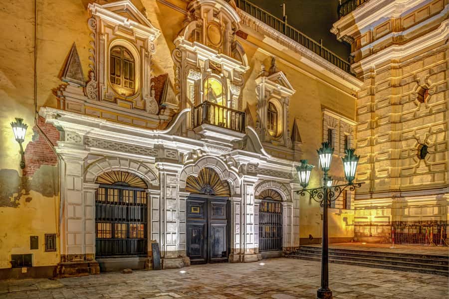 Lima: Water Magic Circuit, Downtown and Catacombs Night Tour - The Magic Water Circuit after sunset
