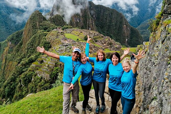 Luxury Inca Trail to Machu Picchu in 4 Days - Day Four: Intipata, Wiñay Wayna, and the First View of Machu Picchu