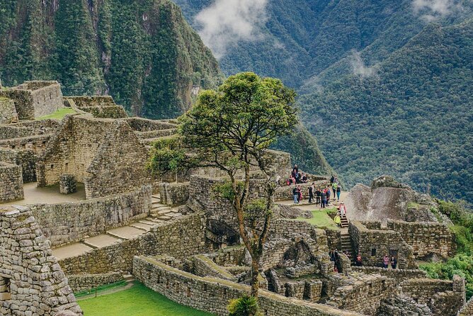 Machu Picchu 2-Day Tour by Train – From Cusco - The train ride to Aguas Calientes