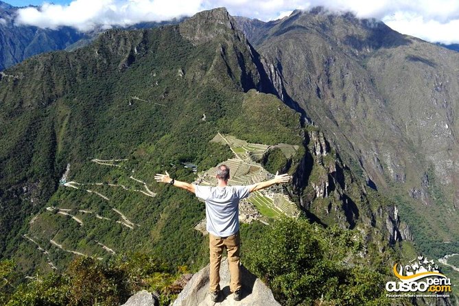 Machu Picchu and Huayna Picchu Full Day Private Tour - Aguas Calientes and the bus to Machu Picchu
