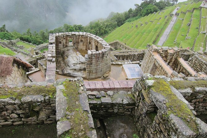 Machu Picchu Day Trip from Cusco - Small Group Tour - Ollantaytambo and the train to Aguas Calientes