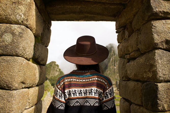 Machu Picchu Full-Day Tour by Train from Cusco - Small Group - Five hours around Machu Picchu