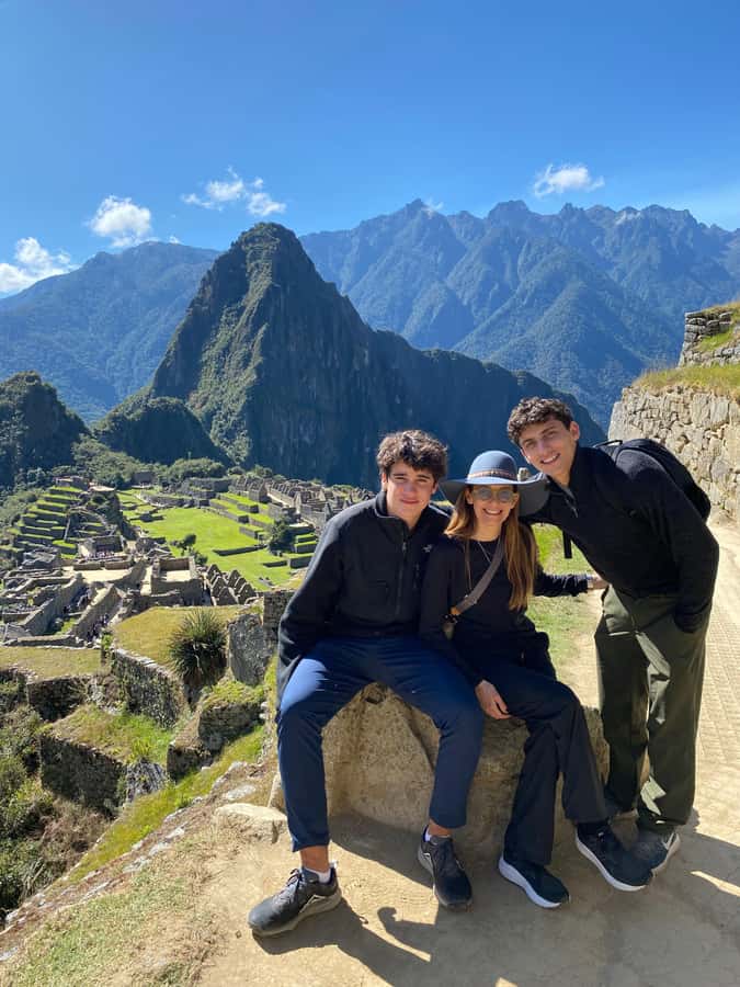 Machu Picchu: Group Guided Tour - The first ten minutes: reaching the viewpoint