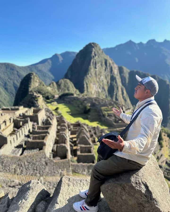 Machu Picchu: historical and photographic guided tour - Starting high for postcard photographs