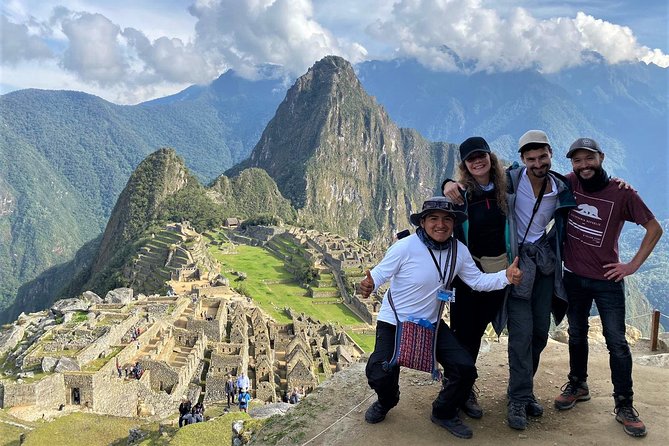 Machu Picchu: Private Tour Guide Service (2–3 Hours) - Meeting in Aguas Calientes or at the entrance