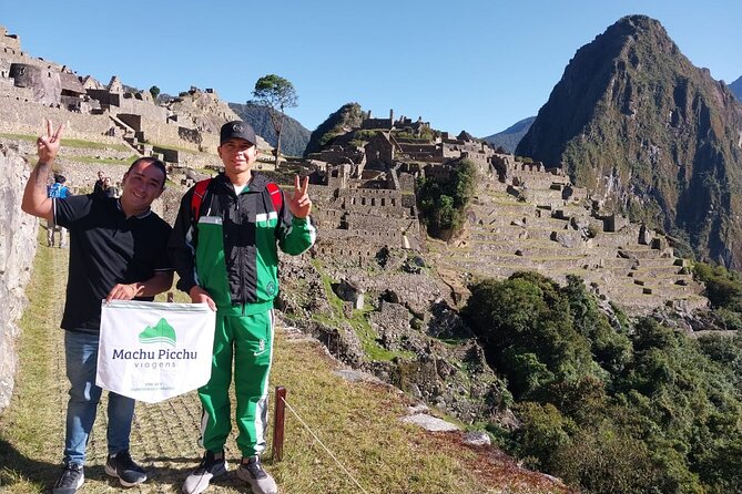 Machu Picchu & Sacred Valley 2-Day Tour - Lunch beside the Urubamba River