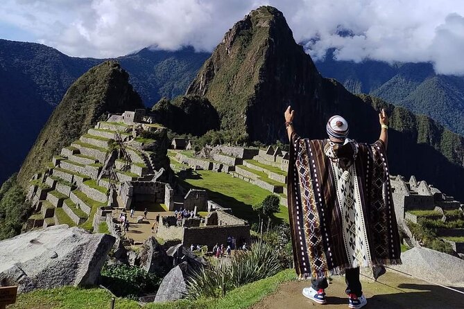 Machu Picchu Small Group Day Tour from Cusco - What the guide service adds