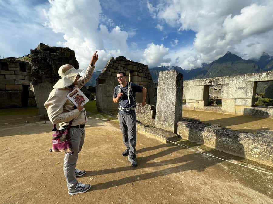 Machu Picchu: Tour Guide Service & Entrance Ticket Circuit-2 - Meeting your guide at the sanctuary entrance