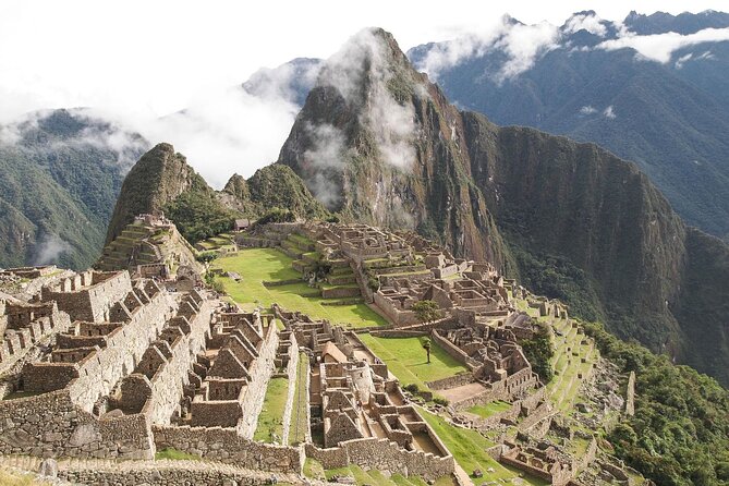 Machupicchu - Private Guide - The 3:00 am pickup from Cusco