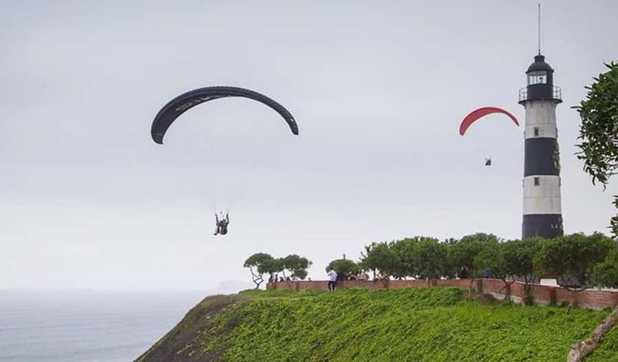 Miraflores & Barranco: Lima’s Modern and Bohemian Tour - Larcomar, shopping, and the modern side of Lima