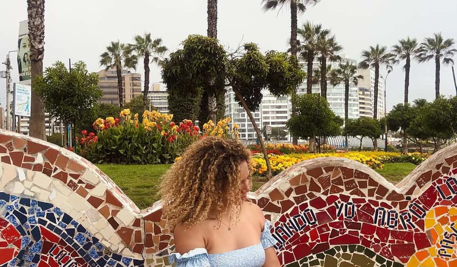 Miraflores & Barranco: Lima’s Modern and Bohemian Tour - The Bridge of Sighs and Plaza Chabuca Granda