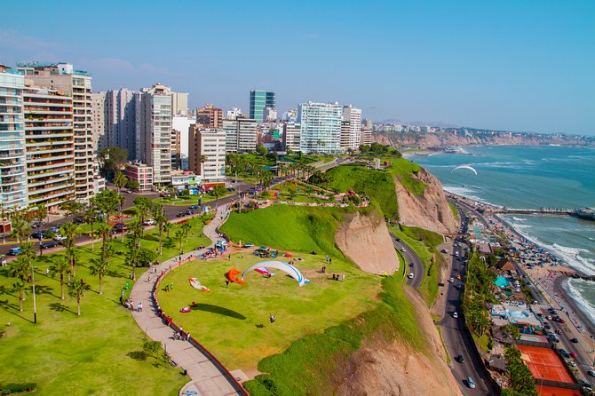 Miraflores, Barranco & San Isidro - Districts Tour (Small Group) - Parque del Amor and the Pacific from the cliffs