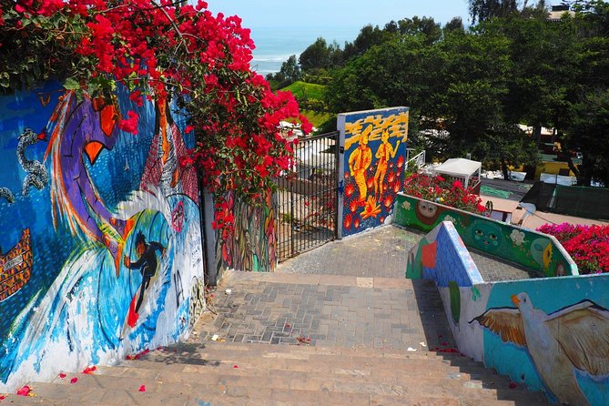 Miraflores, Barranco & San Isidro - Districts Tour (Small Group) - Barranco: murals, art, and the Bridge of Sighs