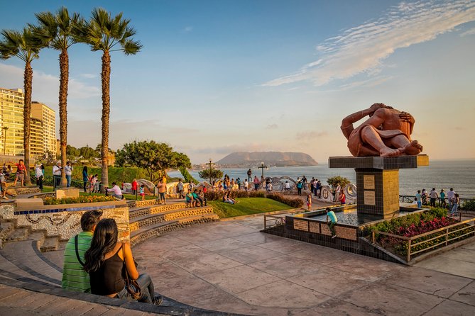 Miraflores, Barranco & San Isidro - Districts Tour (Small Group) - Miraflores: an easy start beside the Pacific