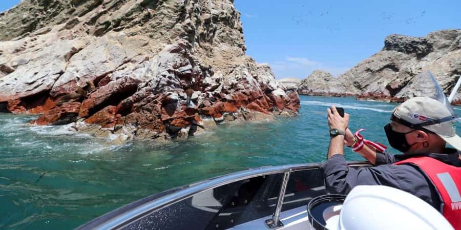 Paracas: Ballestas Islands Boat tour - Islas Ballestas - How the two hours unfold